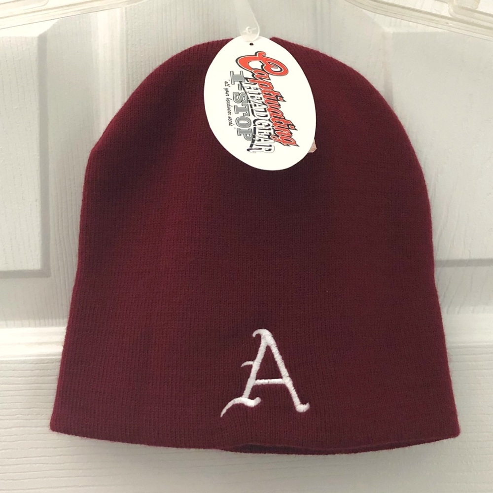 NWT Burgundy Arkansas Razorbacks knit hat